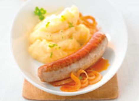 Zwiebelpüree mit Bratwurst