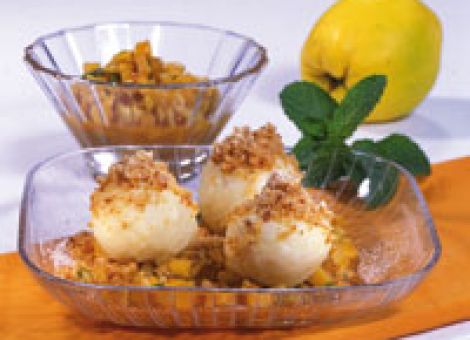 Kartoffel-Quark-Knödel mit Quitten-Minz-Ragout