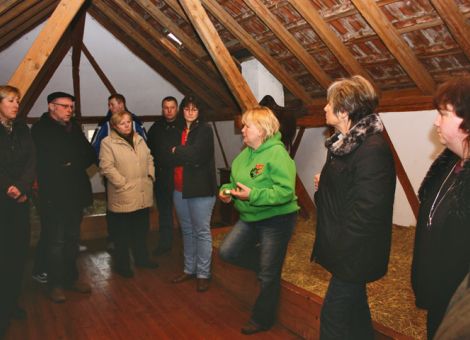 Heuhotel, Hütte und Tipi auf dem Angushof