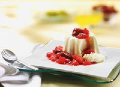 Erdbeer-Rhabarber-Grütze mit Grießpudding