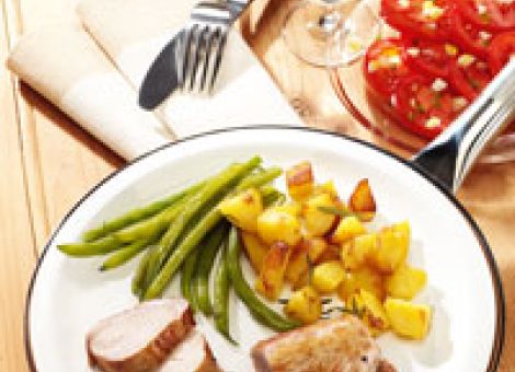 Sonntagspfanne mit Tomatensalat