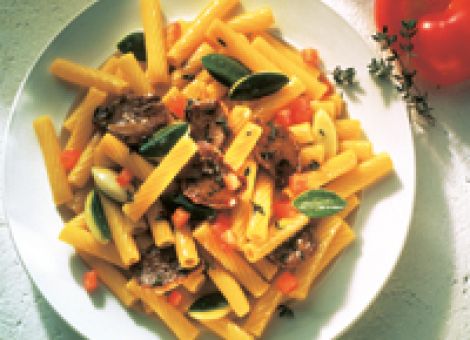 Röhrchen mit geschnetzeltem Lamm