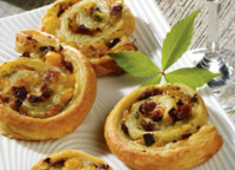 Blätterteig-Schnecken mit Käsefüllung