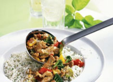 Schweinegeschnetzeltes mit Kräuterreis