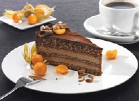 Schokoladentorte mit Physalis-Früchten