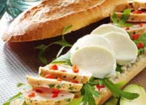 Baguette mit Hähnchenfilet und Avovado