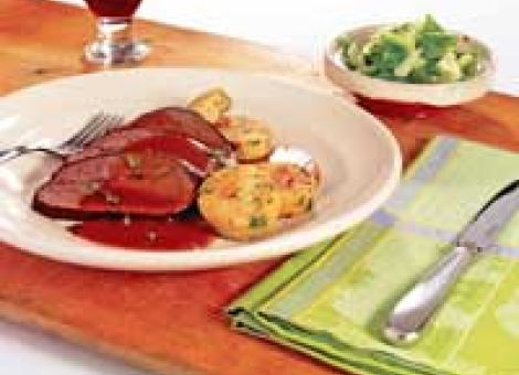 Geschmorte Rinderschulter mit Weißkrautgemüse