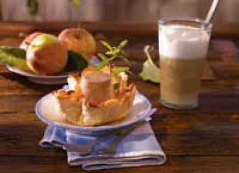 Apfel-Amaretto-Parfait