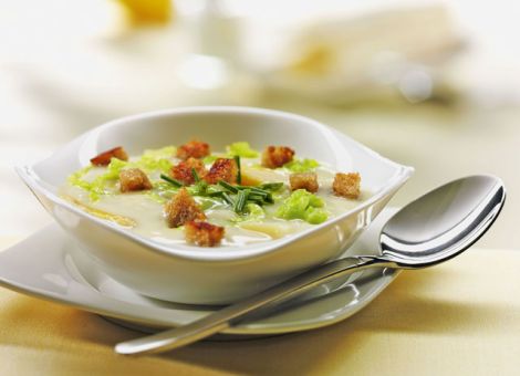 Spitzkohl-Spargel-Suppe