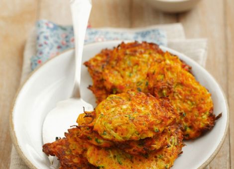 Möhrenpuffer mit Joghurtdip