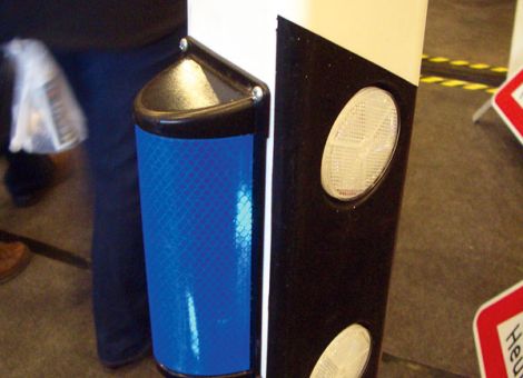 Blaue Wildwarnreflektoren