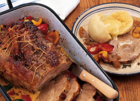 Zimt-Schweinebraten mit Kartoffelknödeln