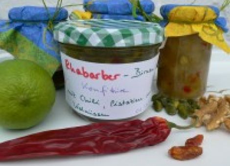 Fruchtig scharfe Rhabarber-Birnen-Konfitüre