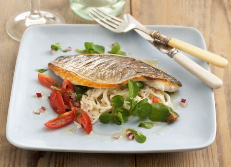 Knusprig gebratene Meerbrasse