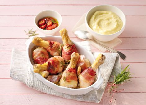 Hähnchenkeulen in Speck 