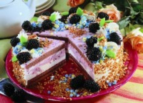 Cremige Brombeertorte