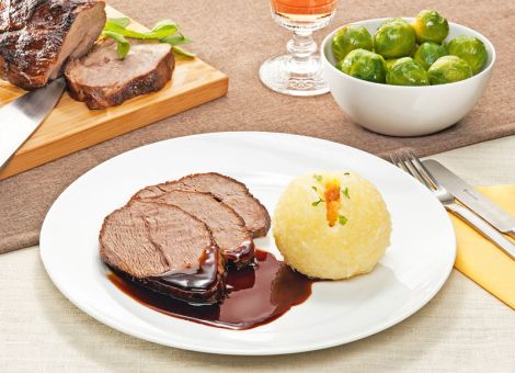 Kalbsbraten mit Kartoffelklößen 