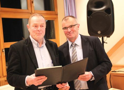 Sich einmischen in die Diskussion