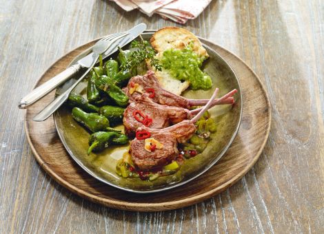 Scharfe Lammkoteletts