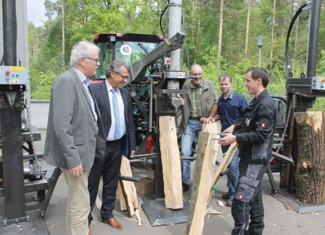 Als „Meisterstück“ wurde ein Holzspalter gebaut