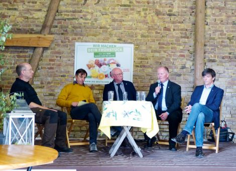 Diskussion über Transparenz, Dialog und Offenheit geführt