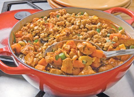 Eintopf mit Walnuss-Croûtons