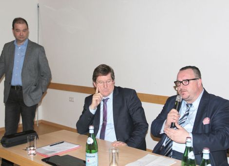 Der Rahmen wird neu gesteckt
