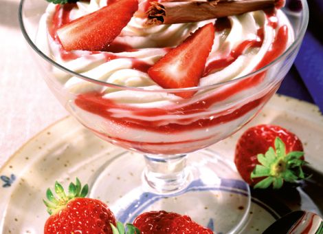 Marmorierter Erdbeerquark