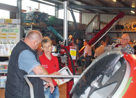 Über leistungsstarke Brennholztechnik informiert