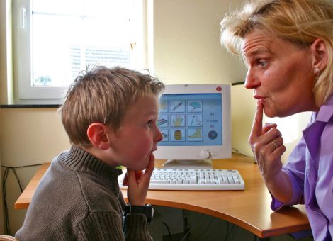 Gutes Hören und Sprechen erleichtern das Lernen