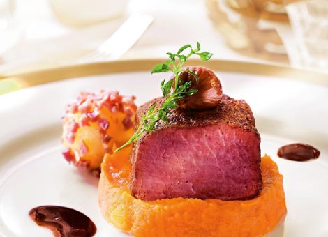Hirschrücken auf Kürbispüree
