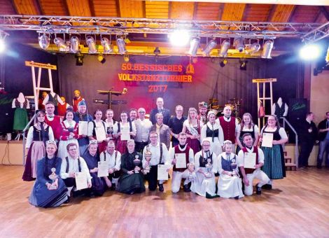 Haubern und Linsengericht sind Hessenmeister im Volkstanz