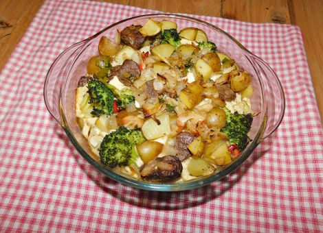 Hasenfleisch in Kartoffel-Brokkoli-Auflauf 