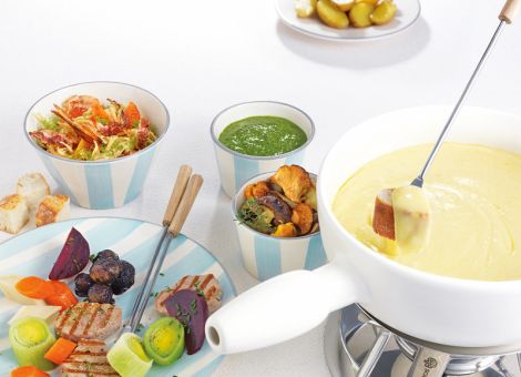 Käsefondue mit Beilagen