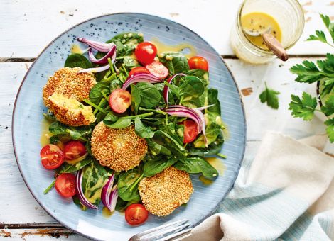 Spinatsalat  mit Kichererbsentalern