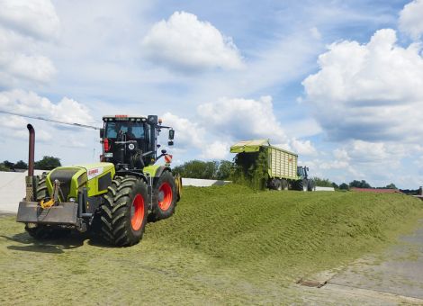 Walzarbeit bei Grassilagen – worauf kommt es an?