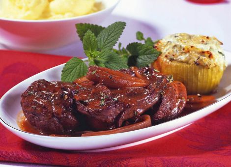 Geschmorte  Kalbsbeinscheiben