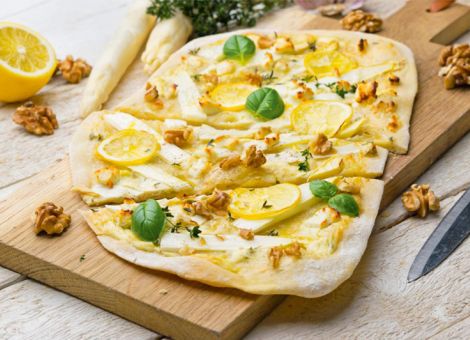 Spargel-Zitronen-Pizza