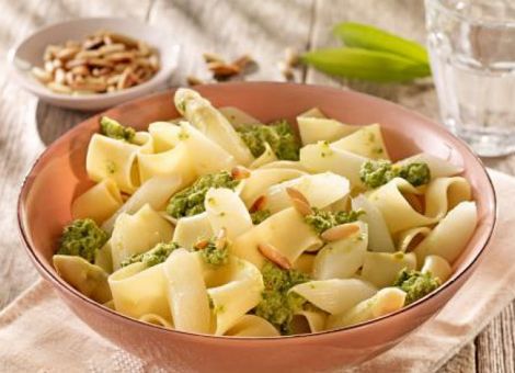 Spargel-Pasta  mit Bärlauchpesto