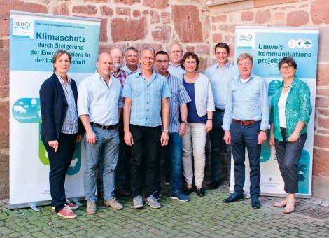 Über Klimaschutzmaßnahmen mit Beratern diskutiert