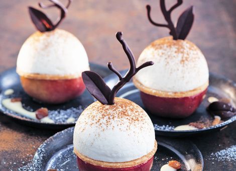 Bratapfel mit  Schmandmousse und Zimt