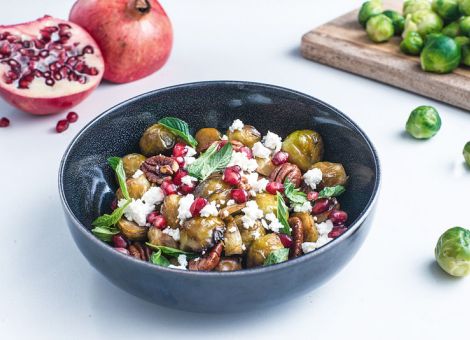 Gerösteter Rosenkohl mit  Granatapfel und Pekannüssen