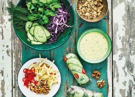 Rotkohl-Walnuss-Rollen