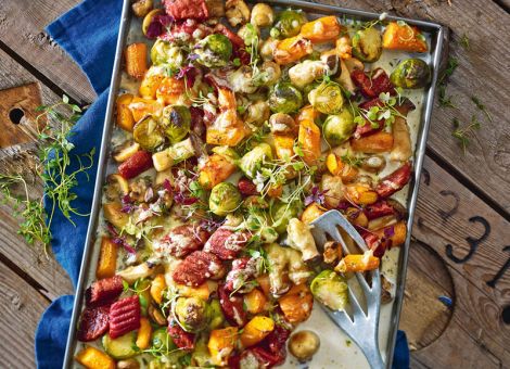 Rosenkohl-Pilzgemüse  mit Gnocchi vom Blech