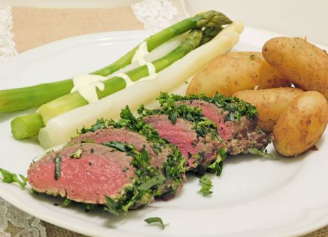 Rehrücken  in frischen Kräutern