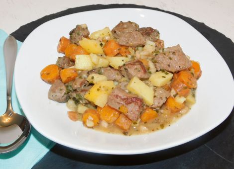 Bunter Möhreneintopf  mit Rehfleisch aus der Keule