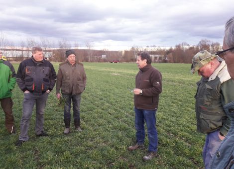 Fast vierzig Landwirte informierten sich in Lang-Göns