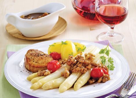 Schweinemedaillons zu weißem Spargel