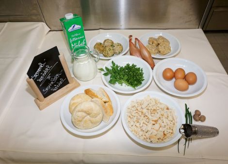 Semmel- oder Serviettenknödel