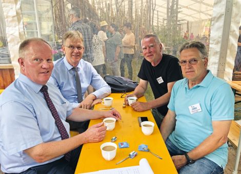 Nicht übereinander reden, sondern miteinander